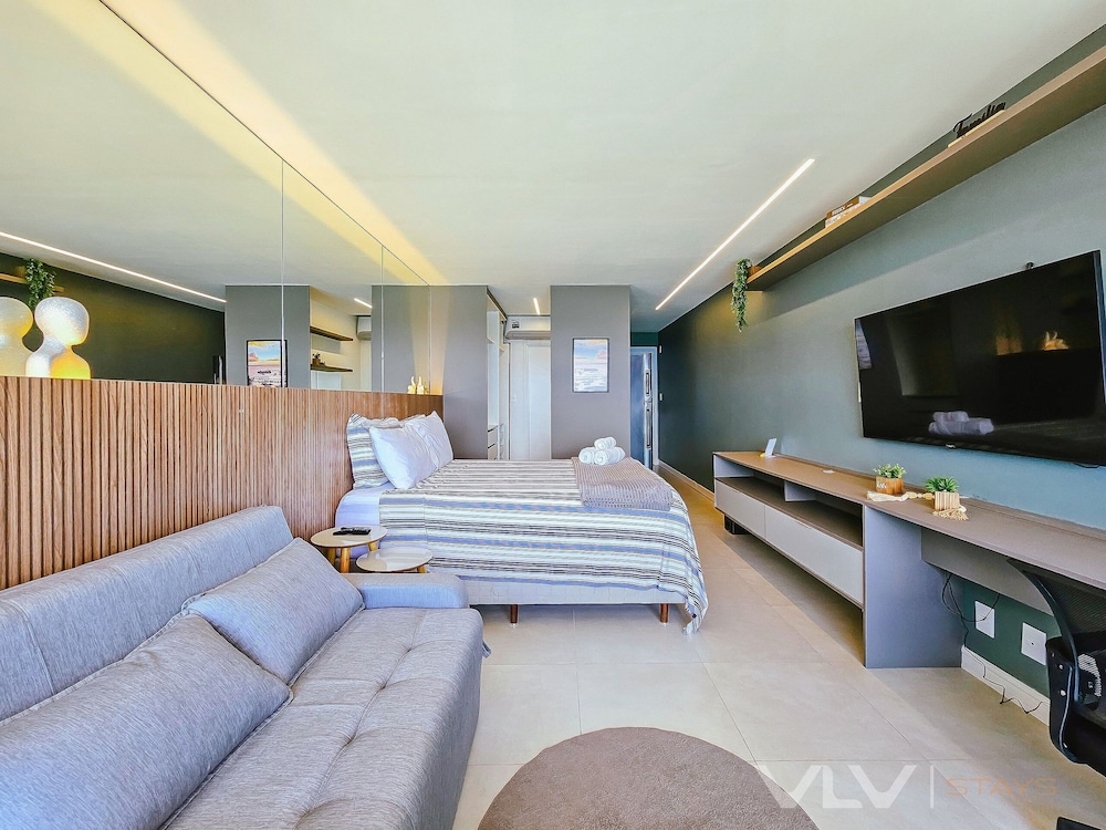 Art Studio by VLV Stays