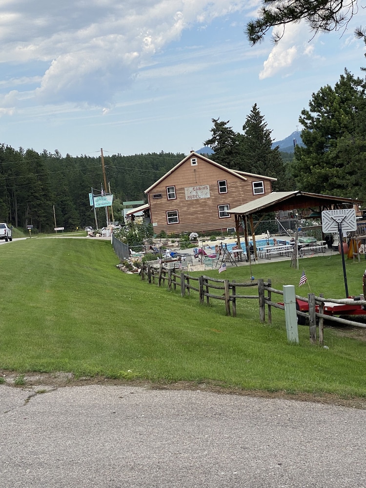 Black Hills Cabins at Quails Crossing