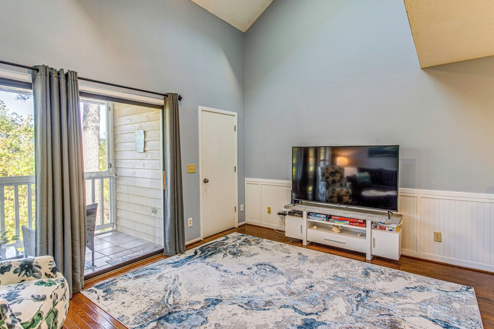 Golf, Gamble & Deep-sea Fish: Little River Condo
