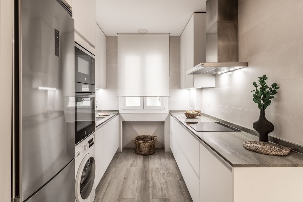 Emba - 2 Bedrooms Apartment in Lista