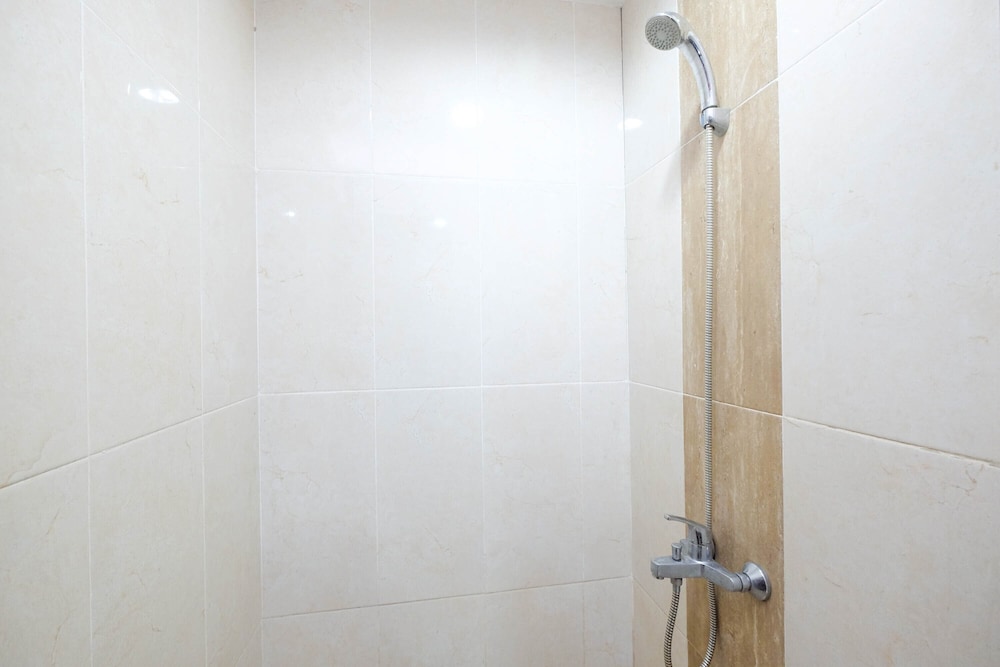 Cozy Minimalist Studio @ Taman Melati Margonda Apartment By Travelio view 4