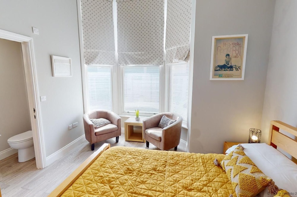 Ilfracombe Cheyne Beach Villa 2 Bedrooms view 4