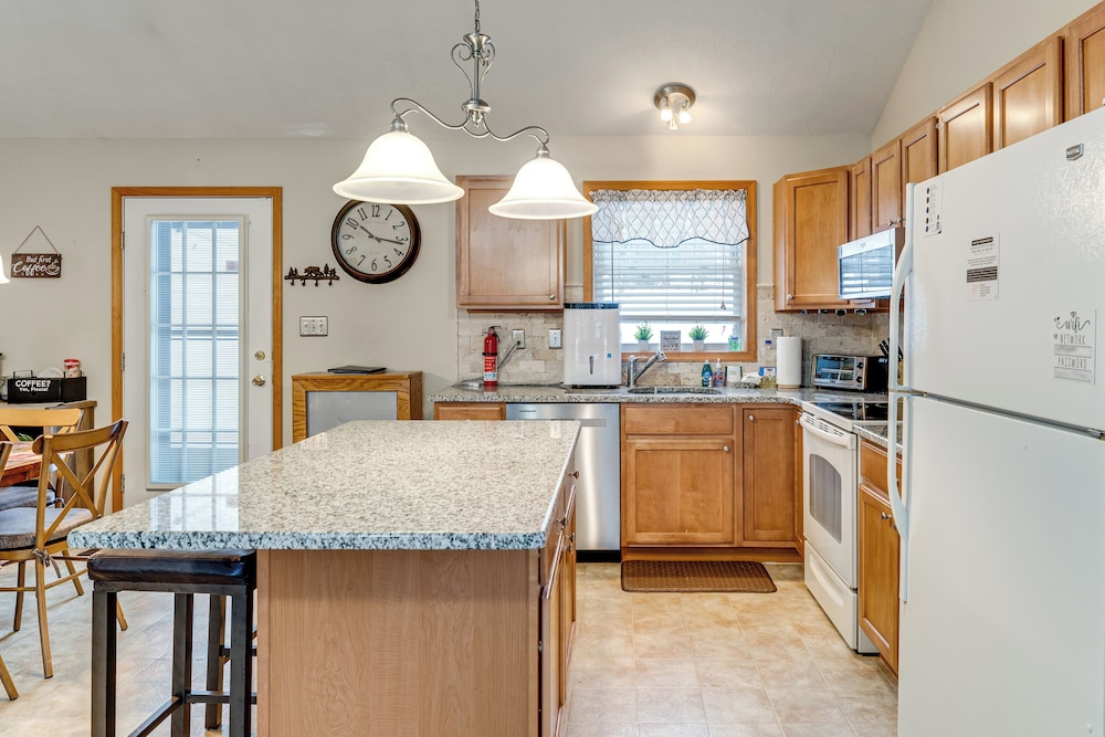 Arrowhead Lake Community Perks! Cozy Family Home