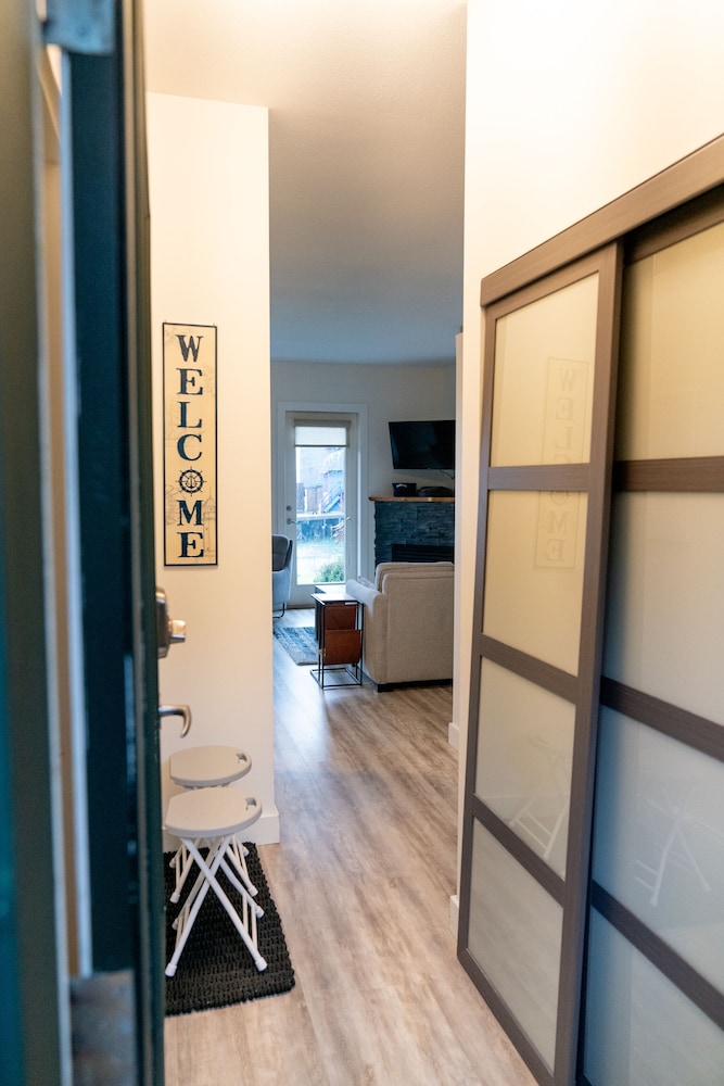 Tofino Vacations - Lunar Cove Inn - Property Image 1