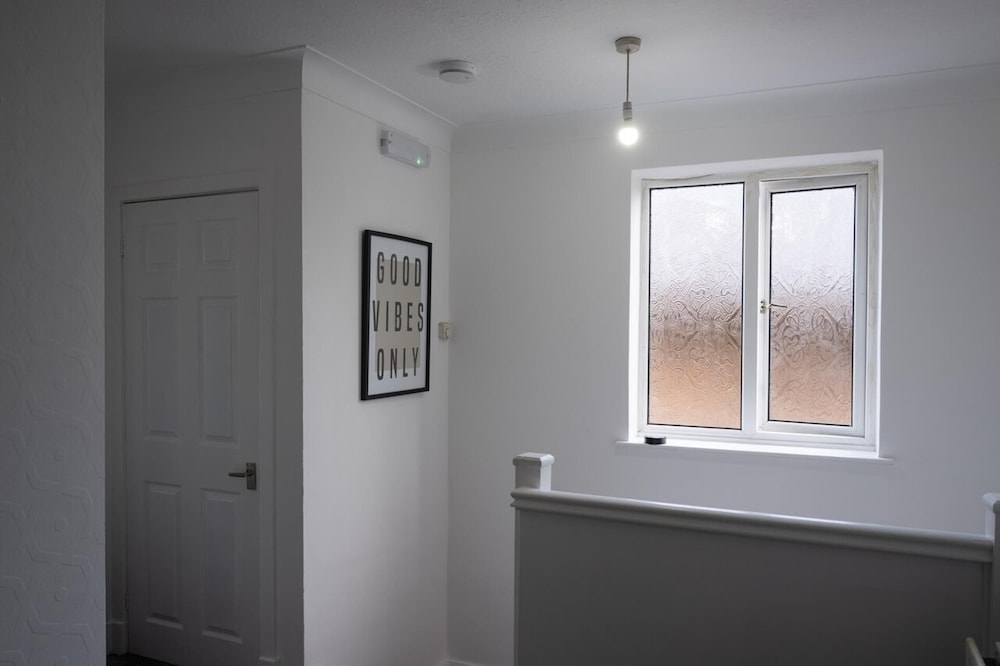 2-bedroom- Stoke-on-trent-sleeps 5-petsok