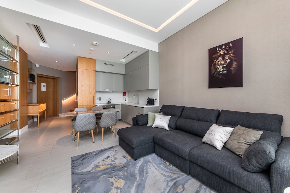 Sky Premium 1BR Duplex with city view