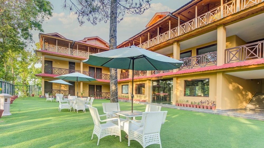 Aavaas Hill Resort