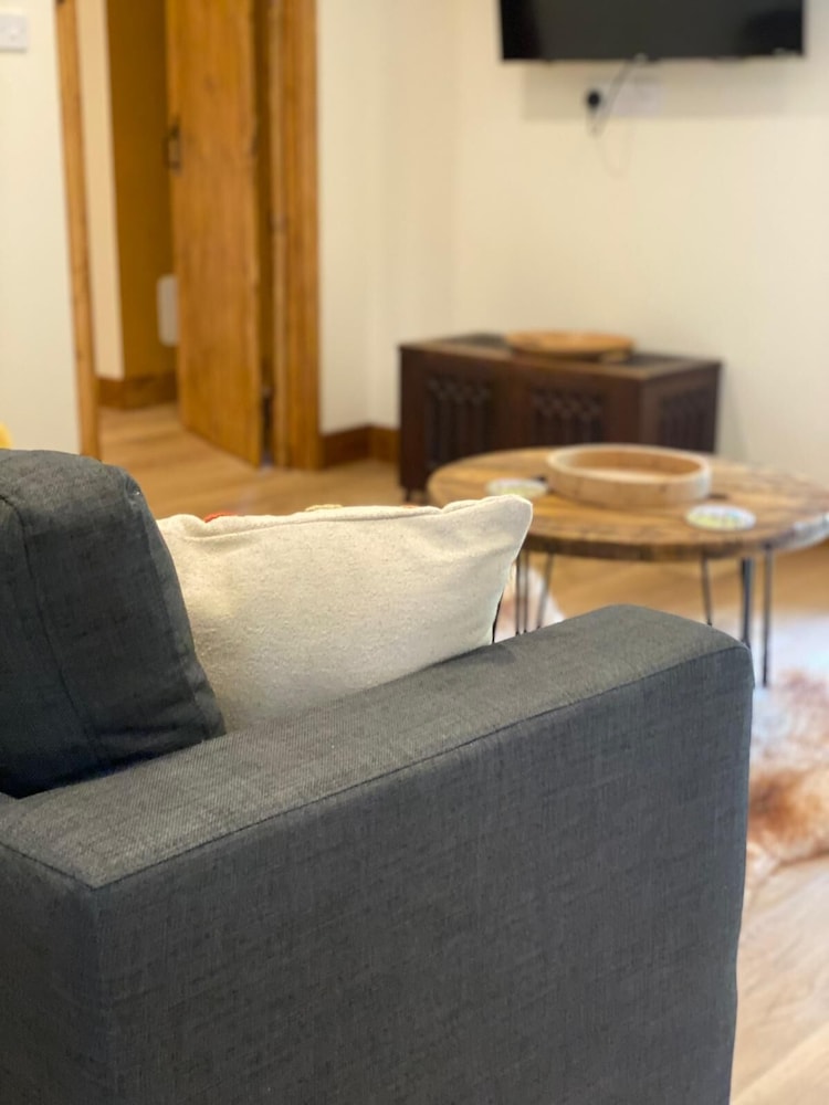 Hayne Barn Estate - Private Estate : 6 Eco Lodges - 1 Studio