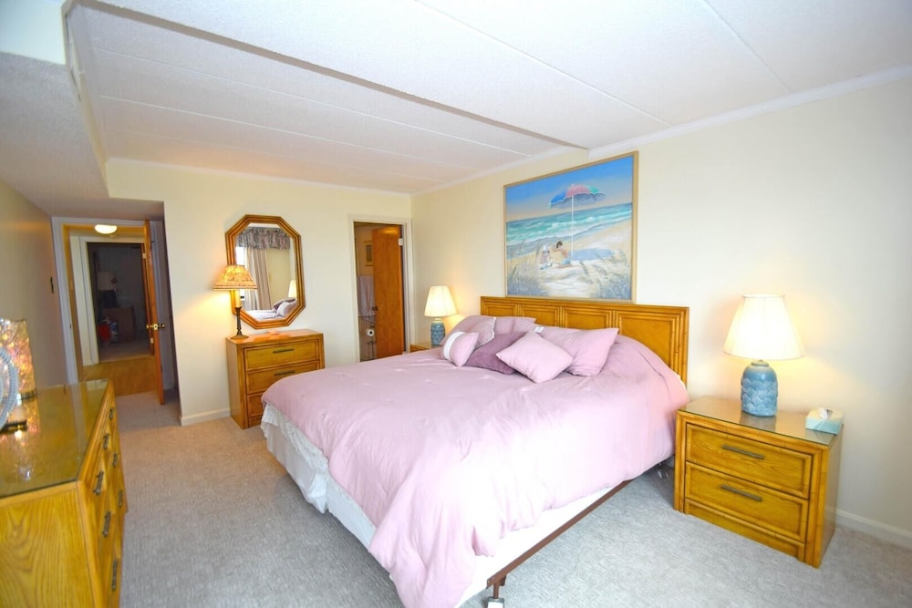 Amber Waves 300 3 Bedroom Condo by RedAwning view 2