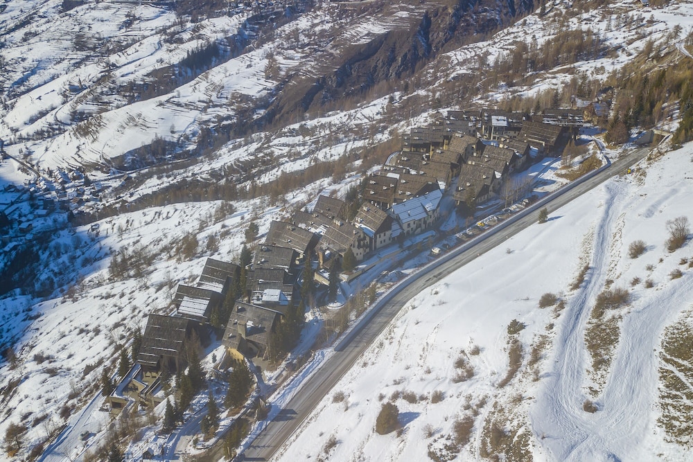 Grange Hike & Ski - 47D Sestriere view 3