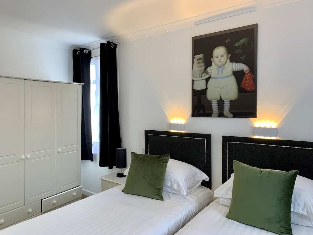 Sarum Hotel