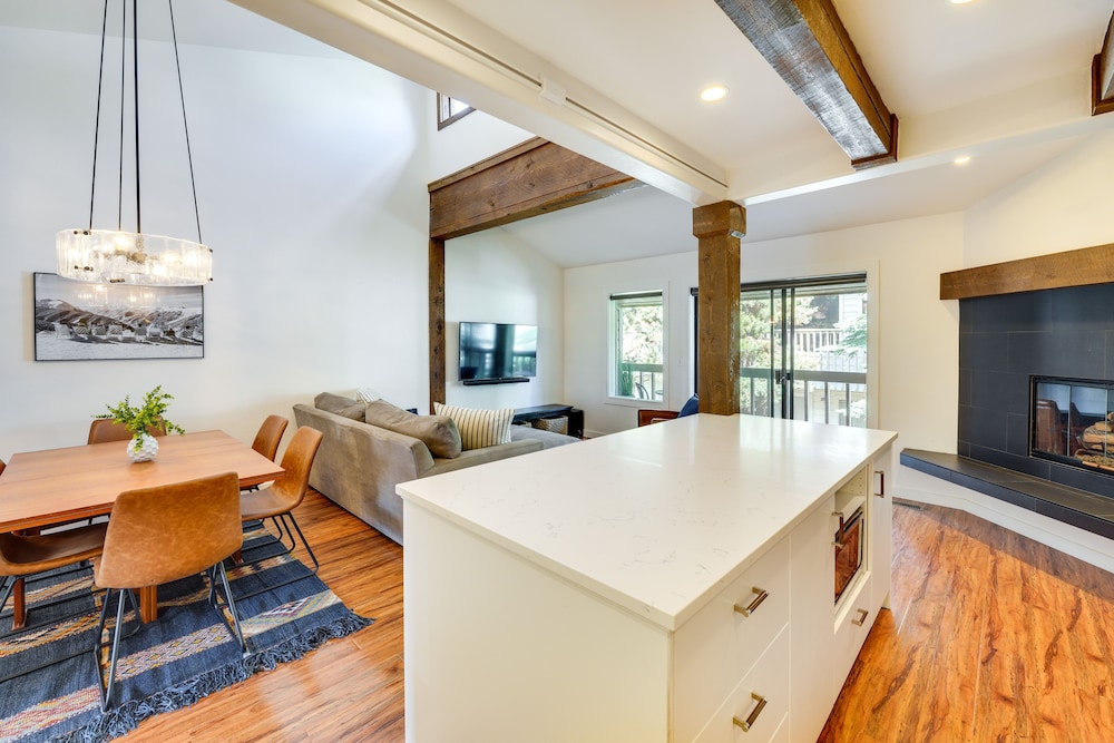 Ketchum Vacations - Ketchum Townhouse - Walk to River Run Day Lodge! - Property Image 9