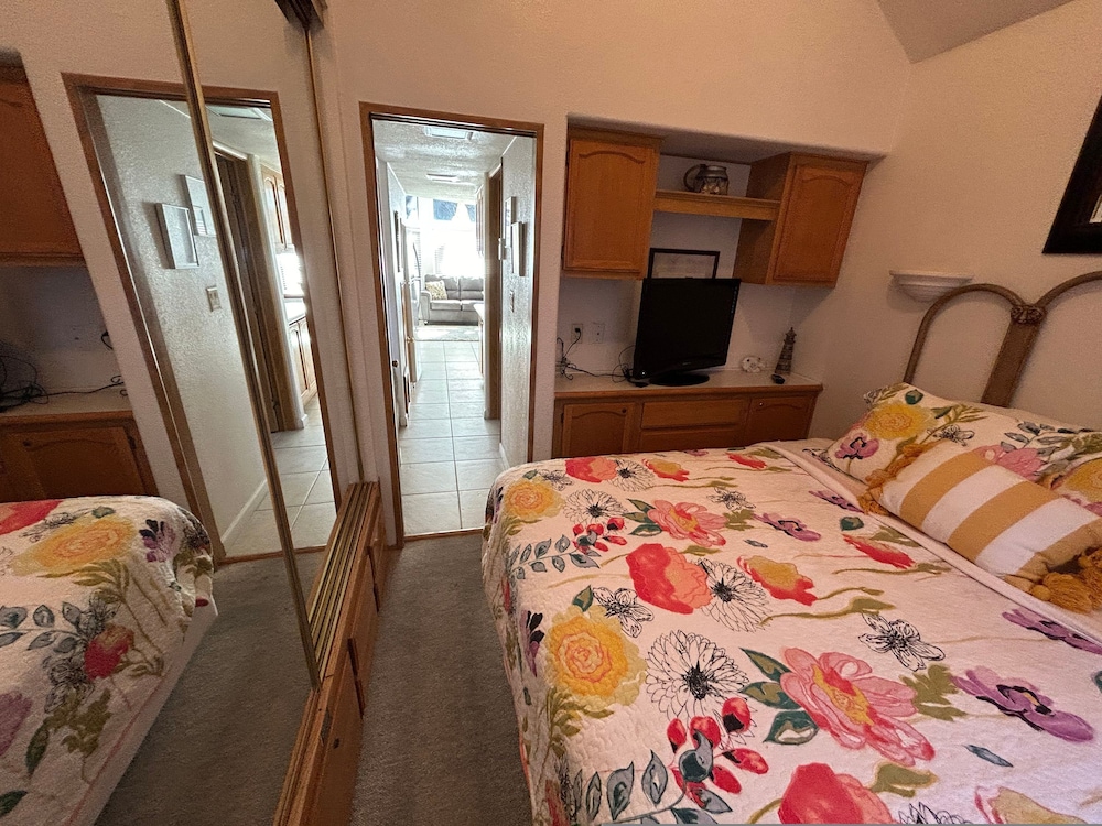 Oceanview Cabin 18 With Private Jacuzzi