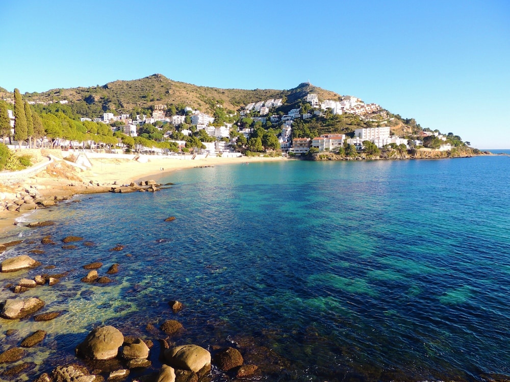 Apartment in Roses Near Sandy Beach