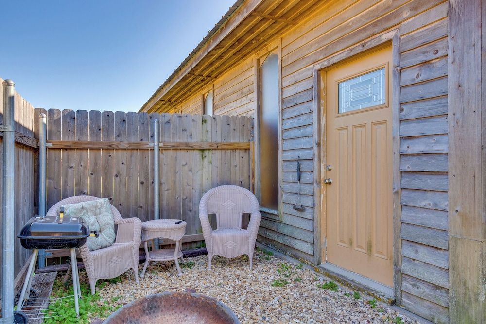 Indoor Pool & Boat Ramp: Lake Tawakoni Group Gem