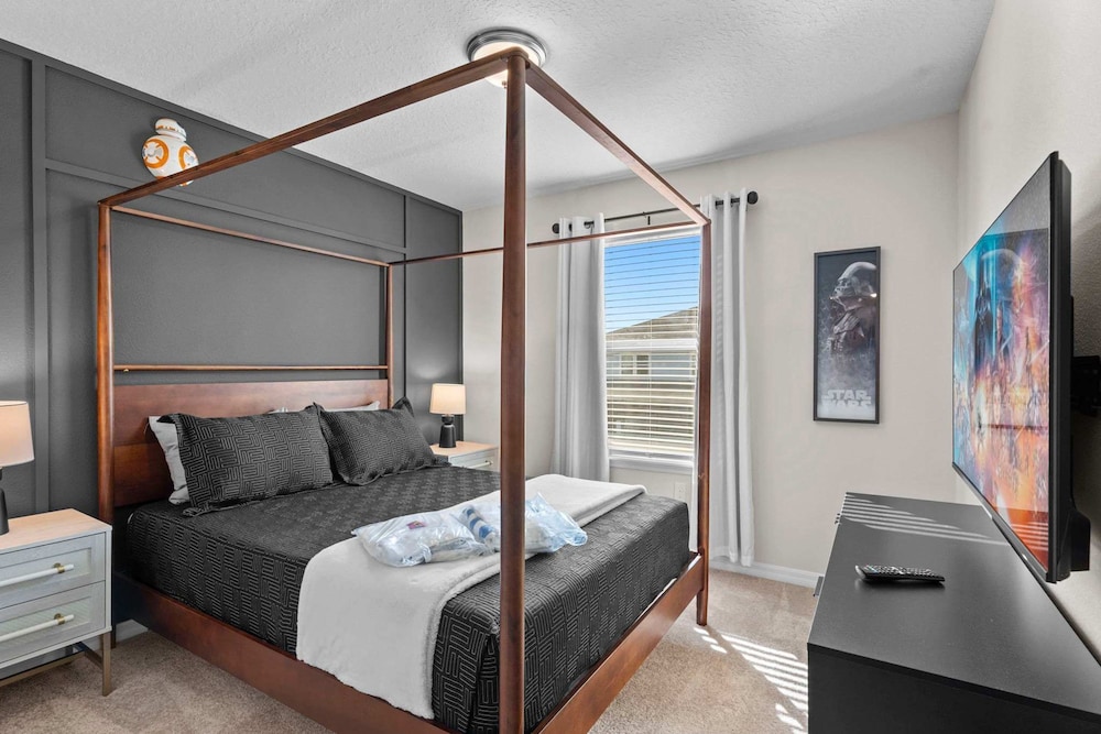 Beautiful 5BR Home Private Pool and Themed Rooms