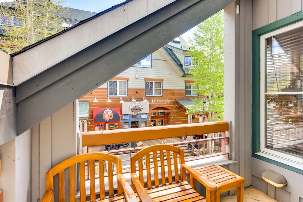 Summit County Vacations - Updated 1br Premier  At Black Bear Lodge- Kids Ski Free 1 Bedroom Condo by RedAwning - Property Image 1