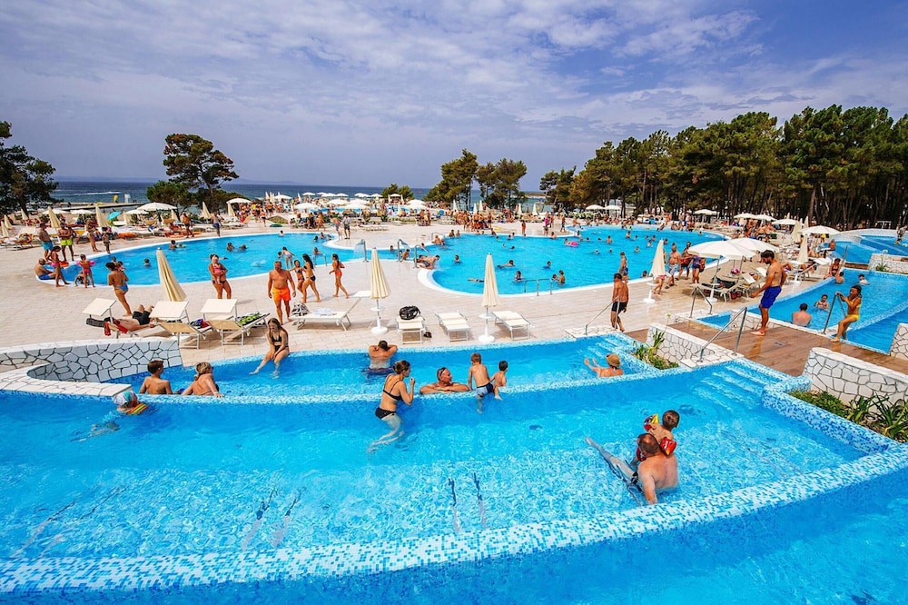 Zaton Apartment Near Sea Beach