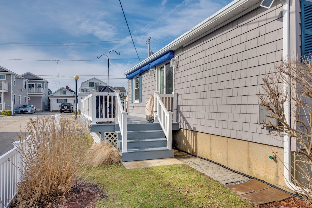 Near Beaches & Waterfront Dining: Home in Hampton!