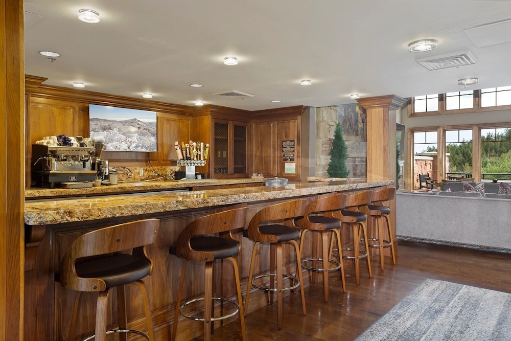 Stag Lodge at Deer Valley Resort - Four Bedroom Residence with Loft and Spa #29 4 Condo