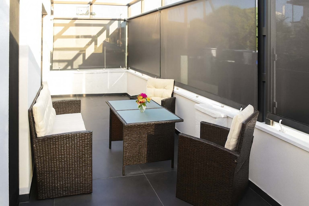 White and Black Cozy Suite in Aegina