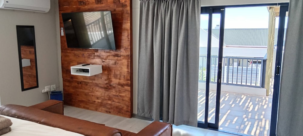 Relax in Style at Ndigo Blue, Langebaan's Coziest Holiday Home