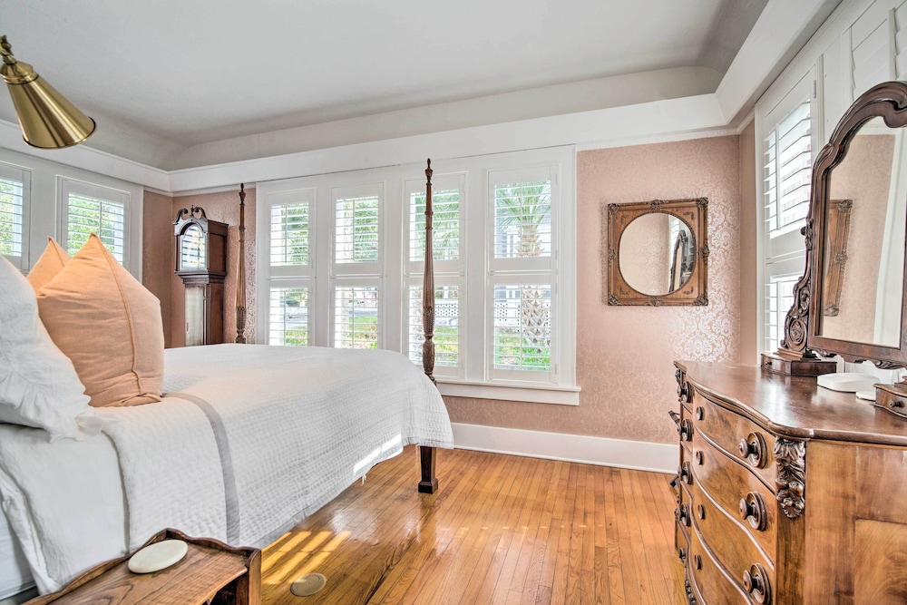 Historic 1891 Ocala Apartment w/ Original Touches! view 2