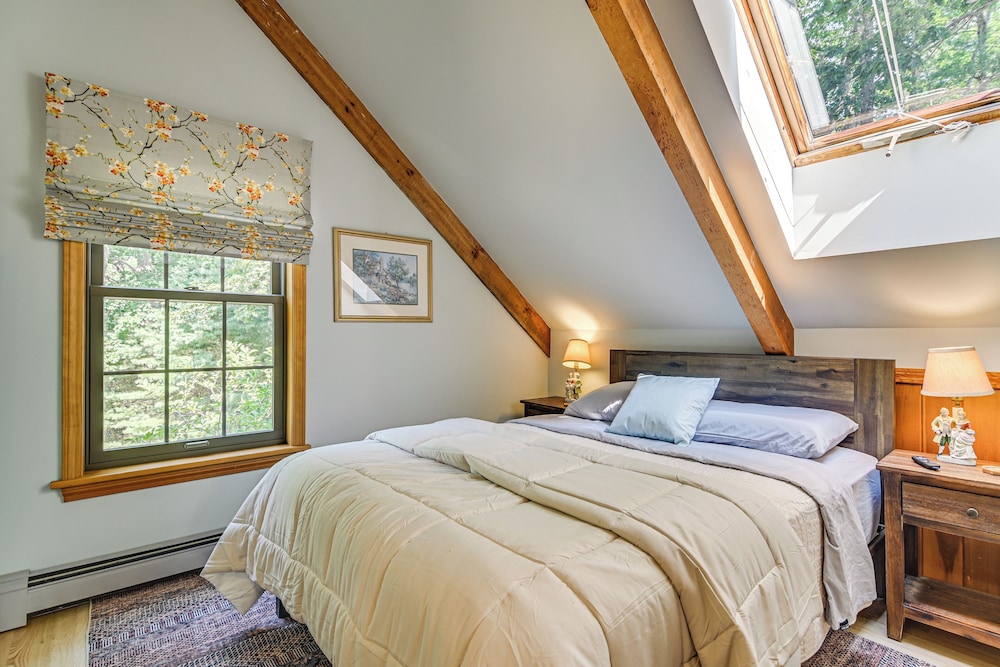 2 Mi to Beaches: Charming Kennebunk Family Home