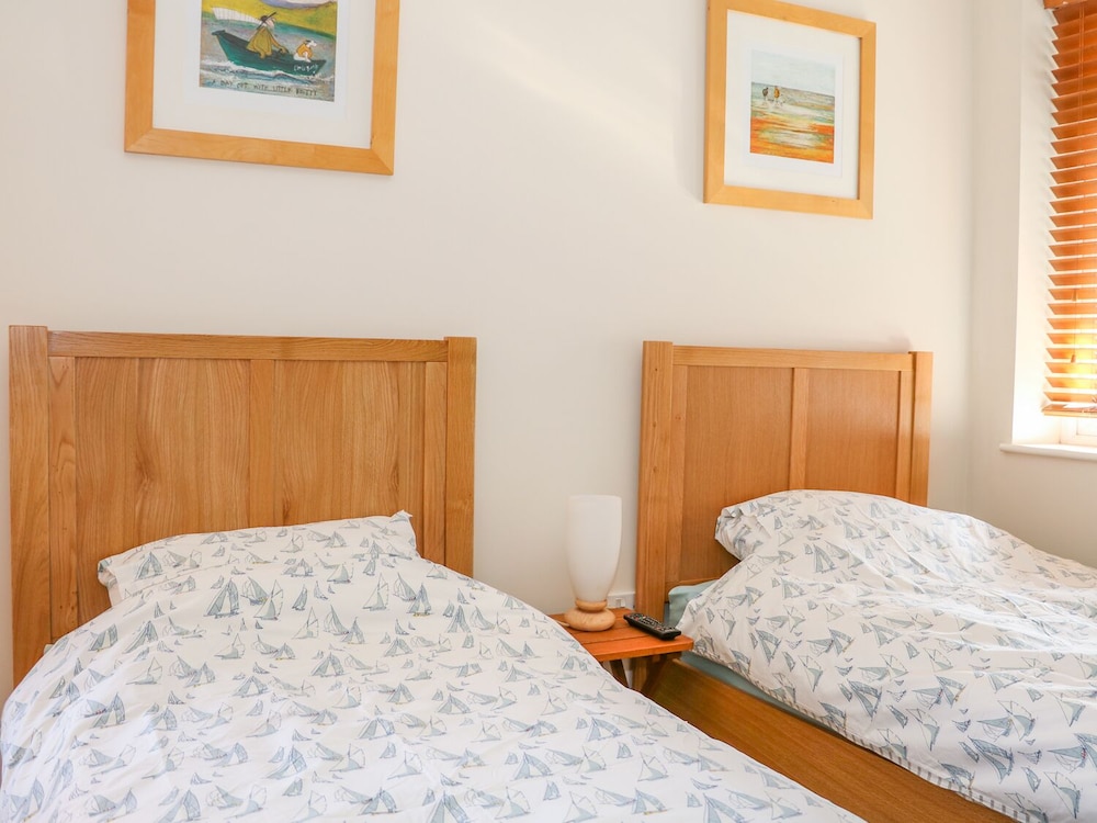 Harbour View, Mudeford view 4