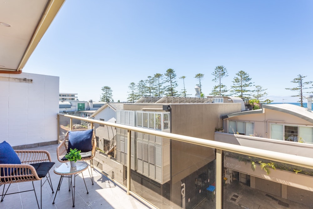 Madecomfy Trendy Apartment on Dee Why Beach