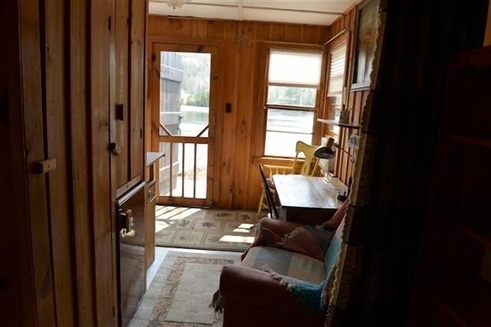 457 Lake St Peter 3 Bedroom Cottage
