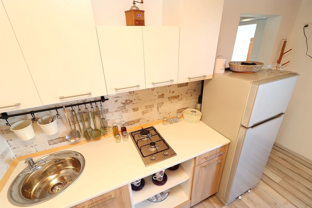Greenside Cottage Lumi view 5