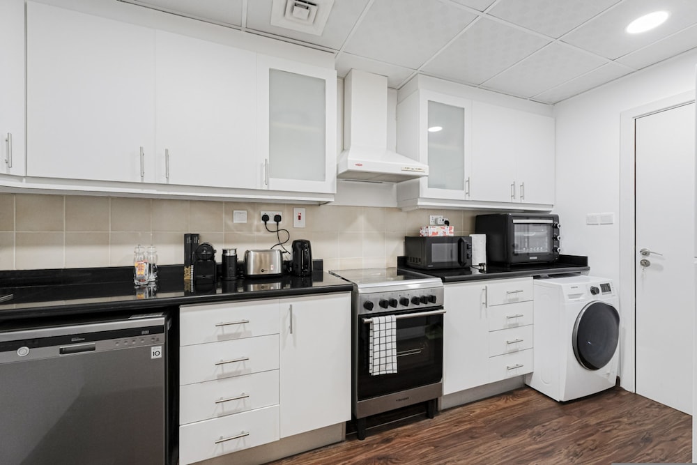 Short Stay Apartment Shams 1 Jumeirah Beach Residence 2 Bed Sleeps 6