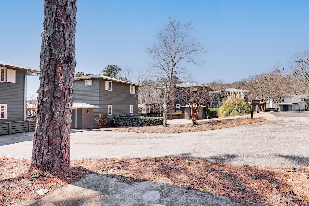 Lake Access & Boat Dock: Getaway in Dadeville!