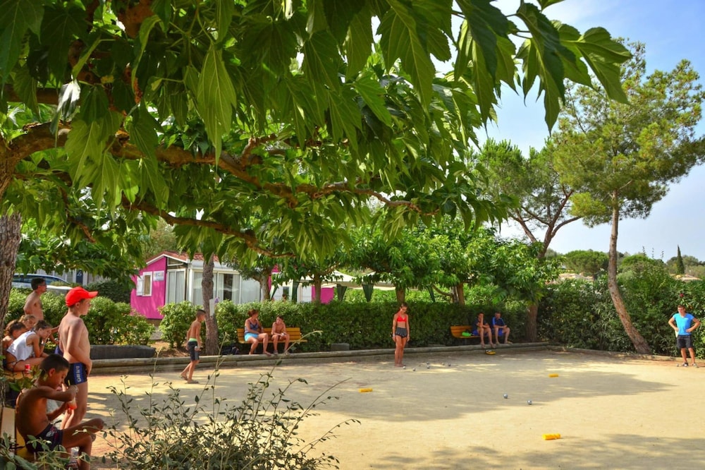 Mobile Home in Bessan With Terrace