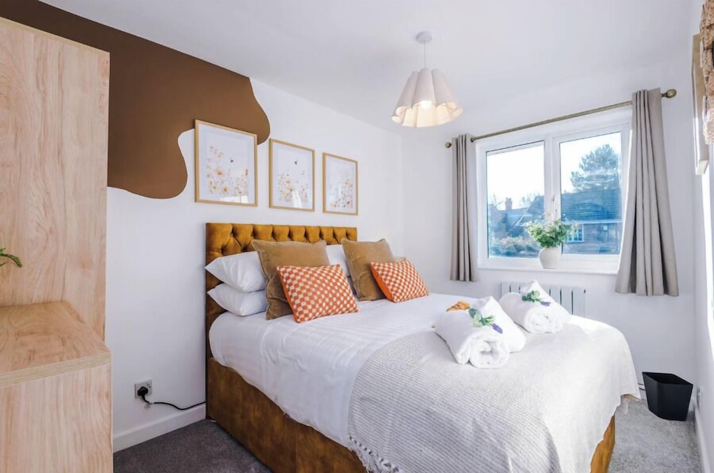 4 Eversley Park