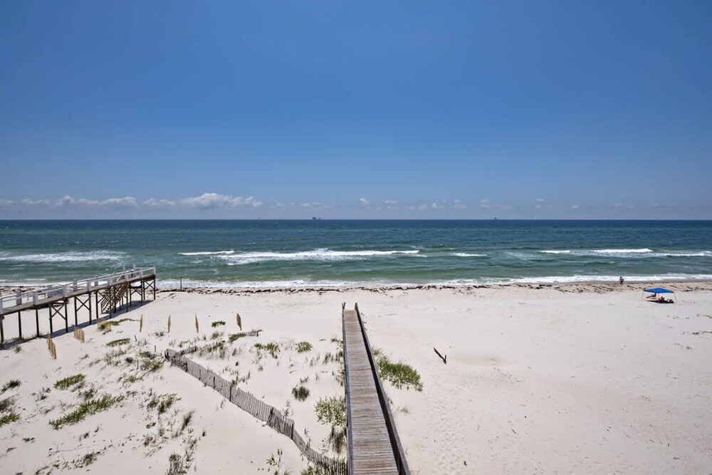 Beachfront 5bed Easybreezy East