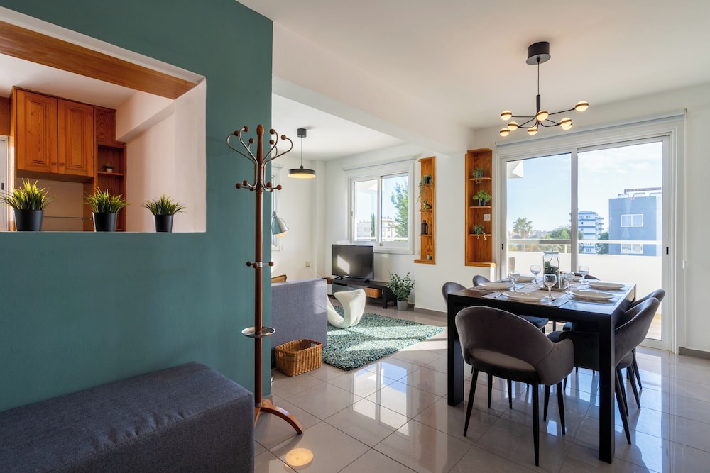 Jayde 2-BR Apt. & Balcony in Larnaca