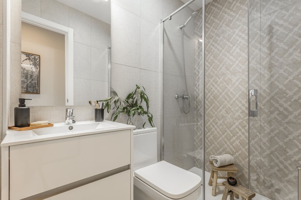 Lugbara - 1 Bedroom and Terrace in Goya