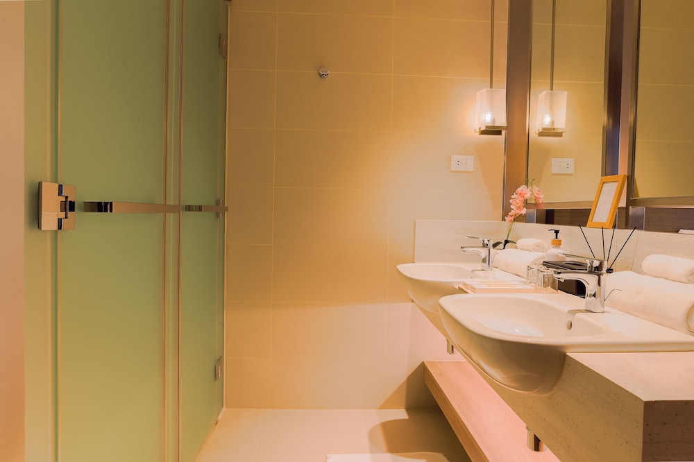 Hotel Residences at Acqua