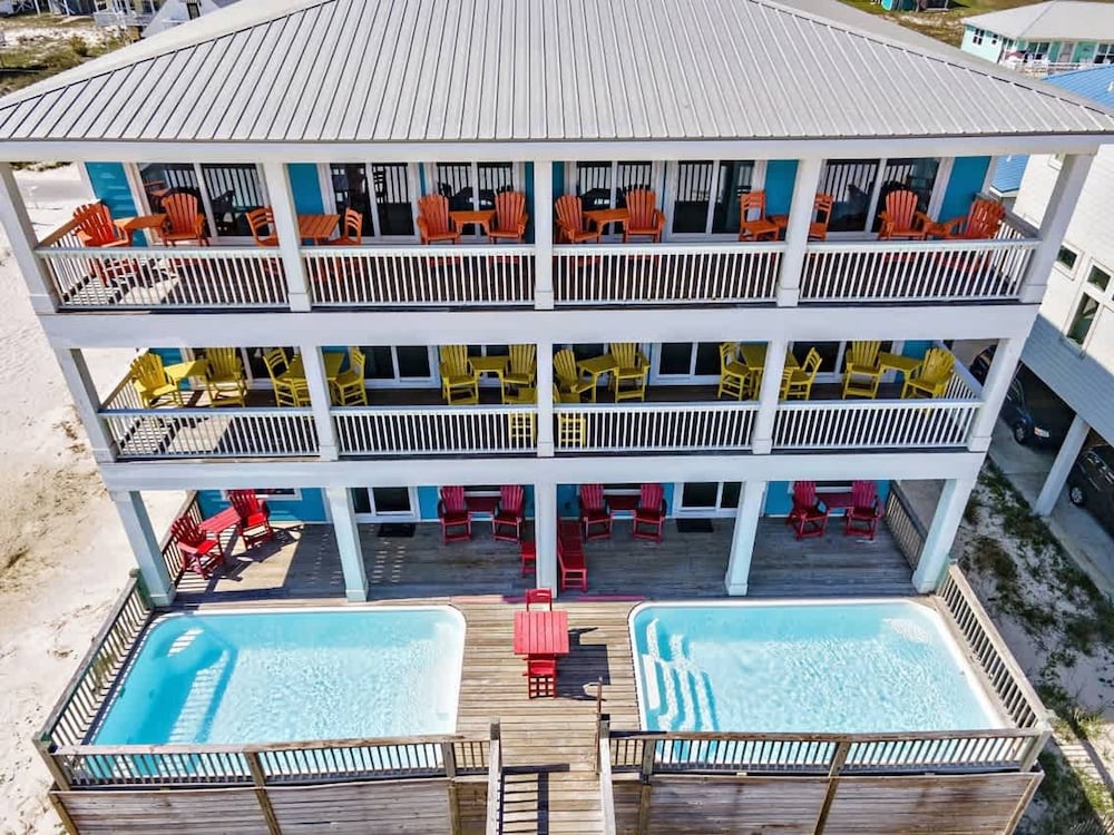 Beachfront 5bed Easybreezy West