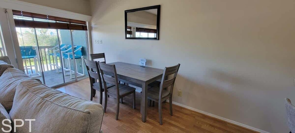 Large 3 Bedr Bay Views Pool Great Deck 3 Bedroom Condo