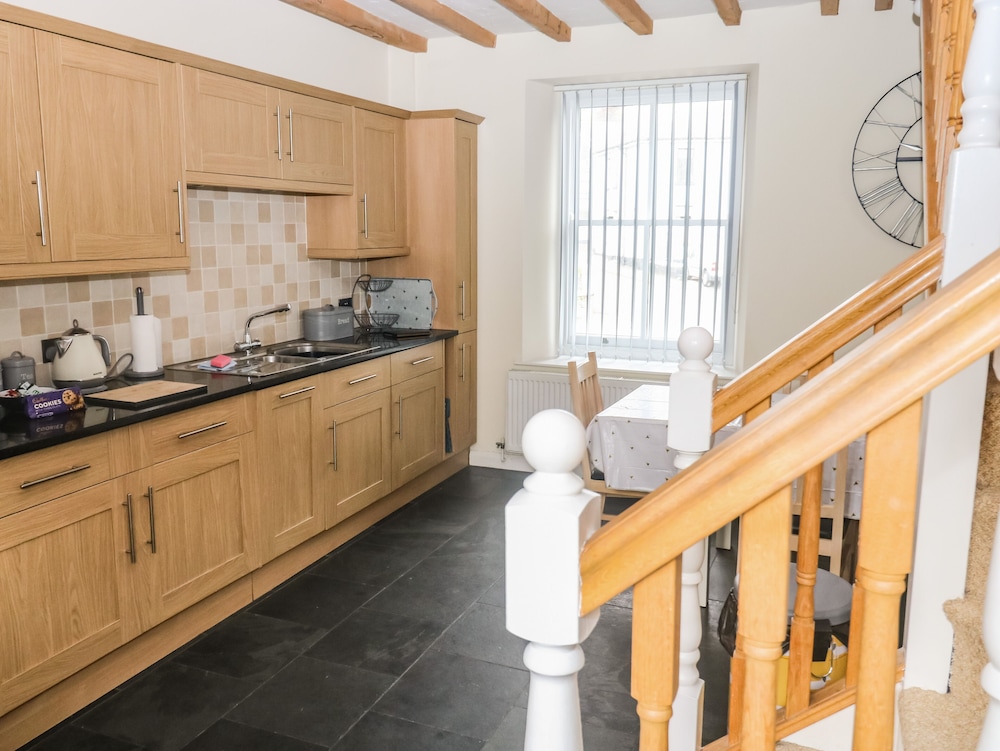 1 Greenswood Court