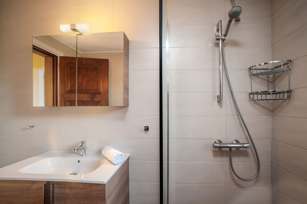 La Belle Villa - Family Retreat Magnificent View