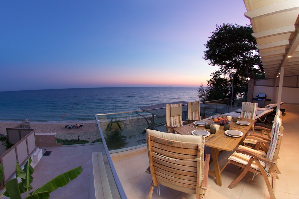 Infinity Beach House