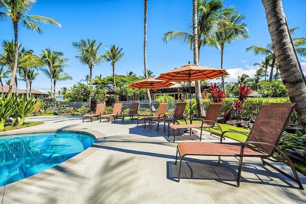 Prestigious Mauna Lani Resort - Luxurious End Unit - Large Private Lanai! -vrkcv