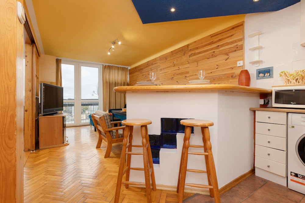 Warsaw Apartment City View by Renters view 4