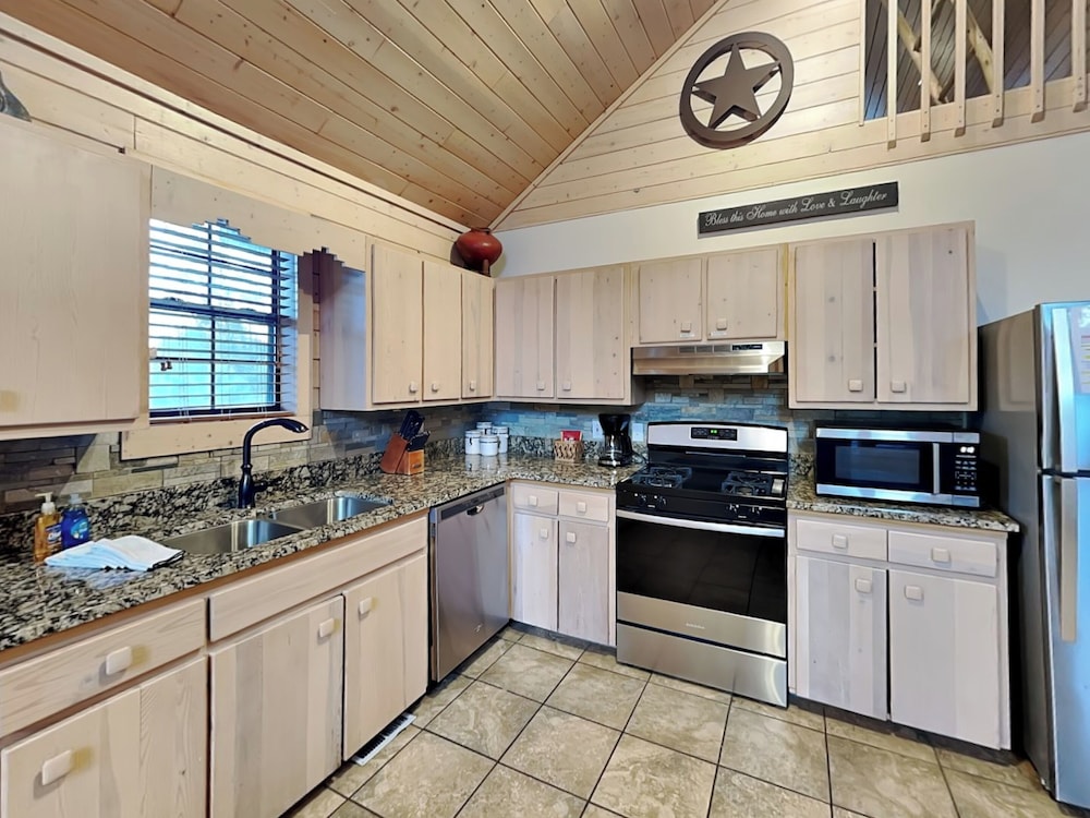 Wine N Pines by Ruidoso Vacation Rentals