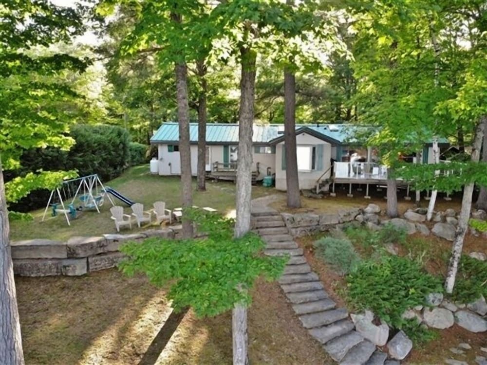 462 Paudash Lake 4 Bedroom Cottage