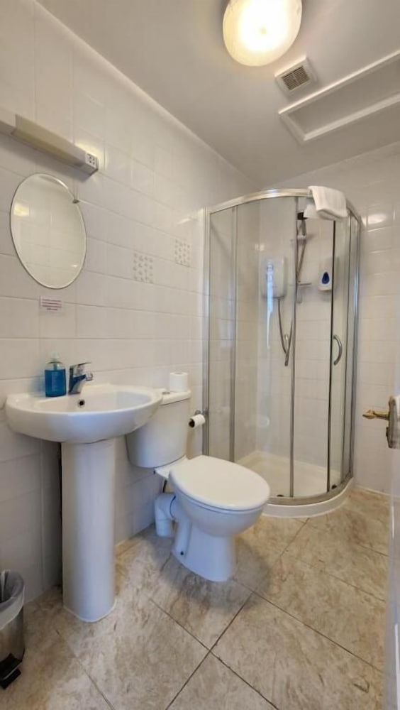 Gatwick Castle B&B